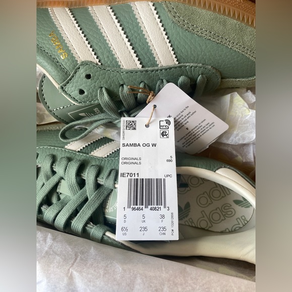 BNIB Green and Chalk White Sambas OG W - Picture 5 of 8